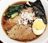 豚角煮ラーメン（中国茶房8）