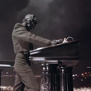 レディー・ガガのコーチェラ（The Mayhem Ball）のゲサフェルスタイン（Gesaffelstein）