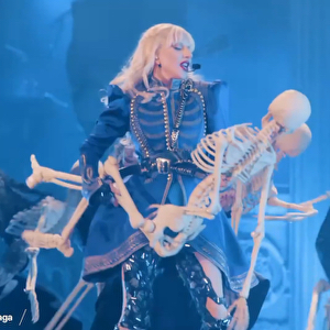 レディー・ガガのコーチェラ（The Mayhem Ball）の「Zombieboy」
