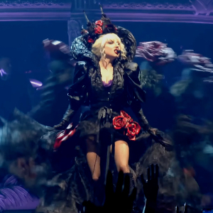 レディー・ガガの「The Mayhem Ball」の第3幕の衣装