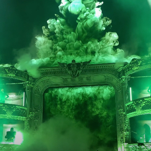 レディー・ガガの「The Mayhem Ball」の「Garden of Eden」