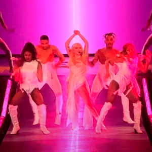 レディー・ガガの「The Mayhem Ball」の「LoveGame」