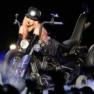レディー・ガガの「Born This Way」のライブツアー「The Born This Way Ball」